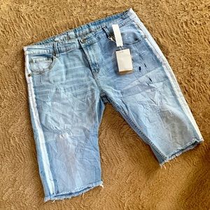 Men’s Light Wash distressed shorts